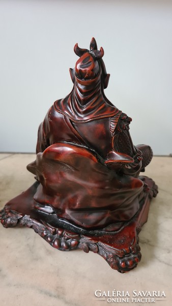 Oriental statue, medium size