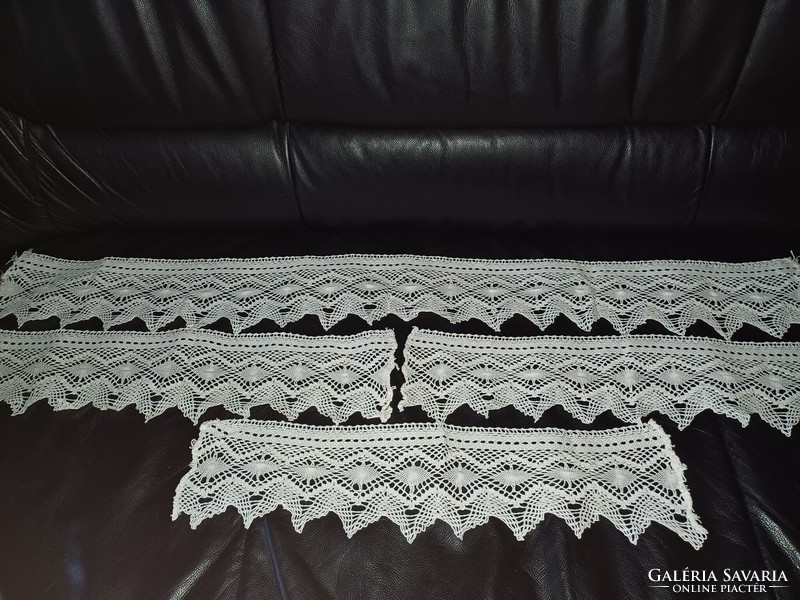 4 Pcs of breath fine hand-crocheted shelf strip