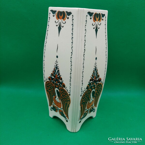 Kispest granite ceramic vase