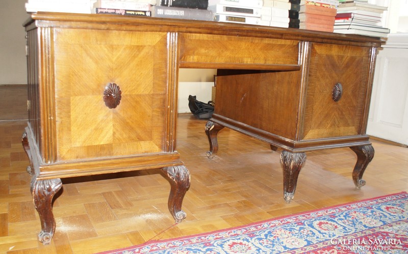 Neo-baroque desk