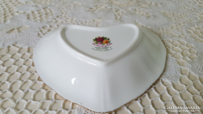 Royal albert country roses heart-shaped bowl
