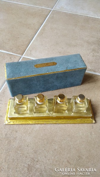 Old Russian perfume bottles in original box {v28}