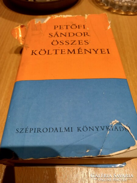 All the poems of Sándor Petőfi.