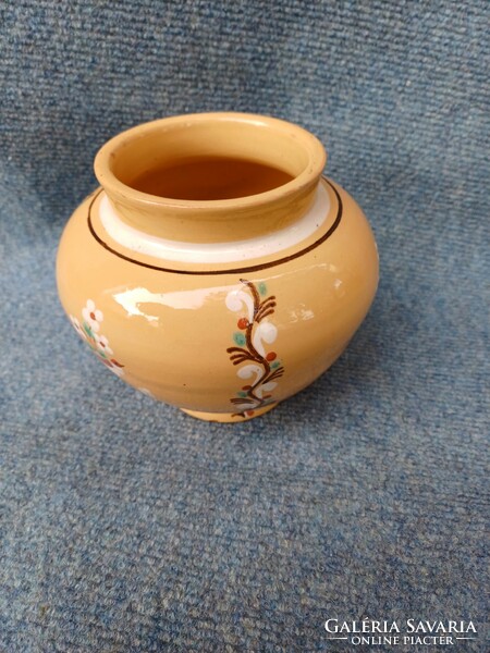 A thin ceramic bird vase from Hódmezővásárhely