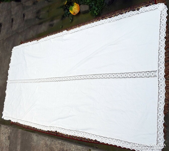 Nagy vászon terítő ~ 3 m , speciális erdélyi házi szőttes 310 x 140 cm +8 cm csipke körben két szélű