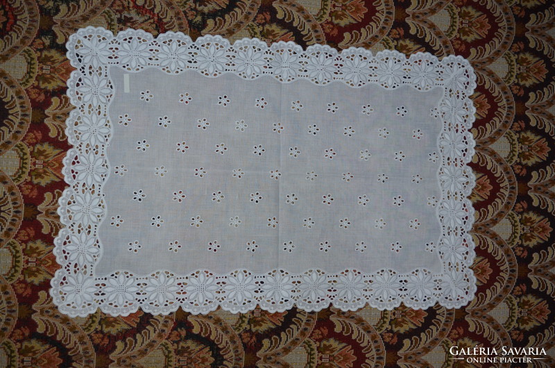 Madeéás small tablecloth