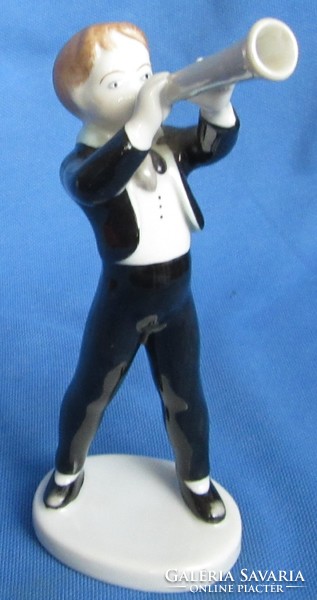 Régebbi Hollóházi porcelán figura, zenélő fiú, 14,5 cm magas, jelzett