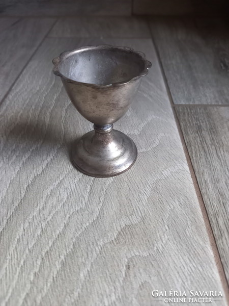 Antique silver-plated egg holder (6.5x5.2 cm)