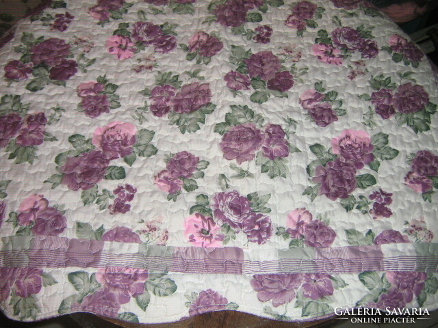 Beautiful vintage rose quilted pillowcase