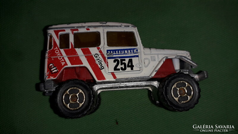 Original French majorette - matchbox-like - 4x4 toyota jeep metal small car 1:53 according to the pictures