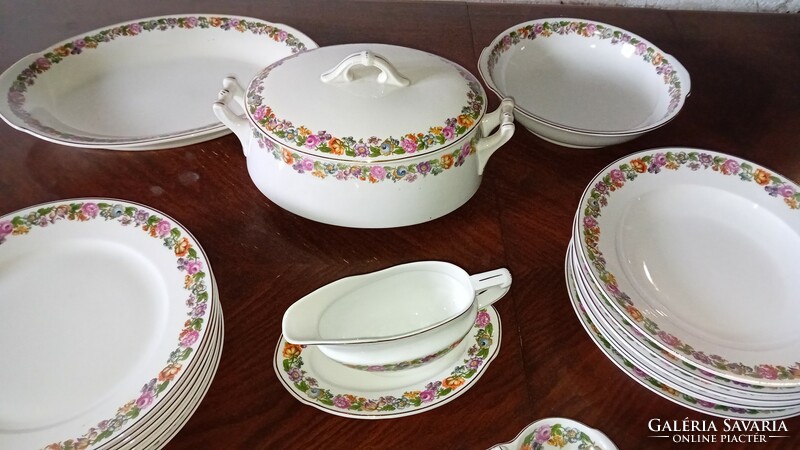 Spectacular, beautiful condition 6-person Czech porcelain tableware