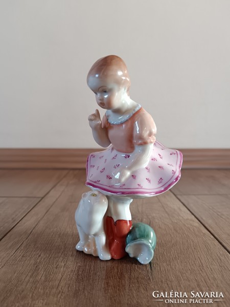 Herendi kislány macskával porcelán figura