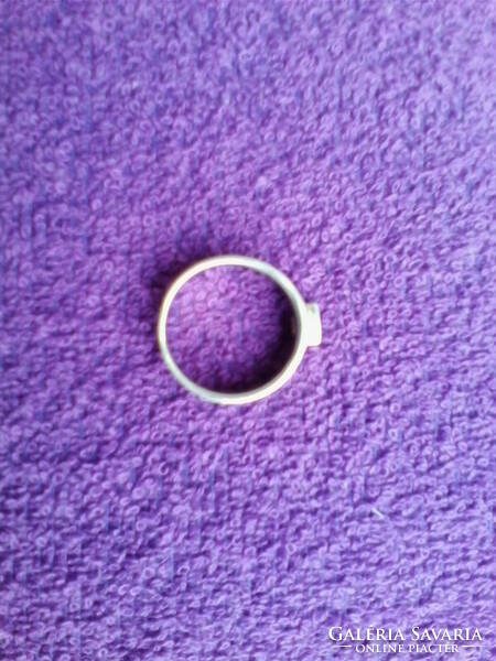 925 ezüst gyűrű apró kővel