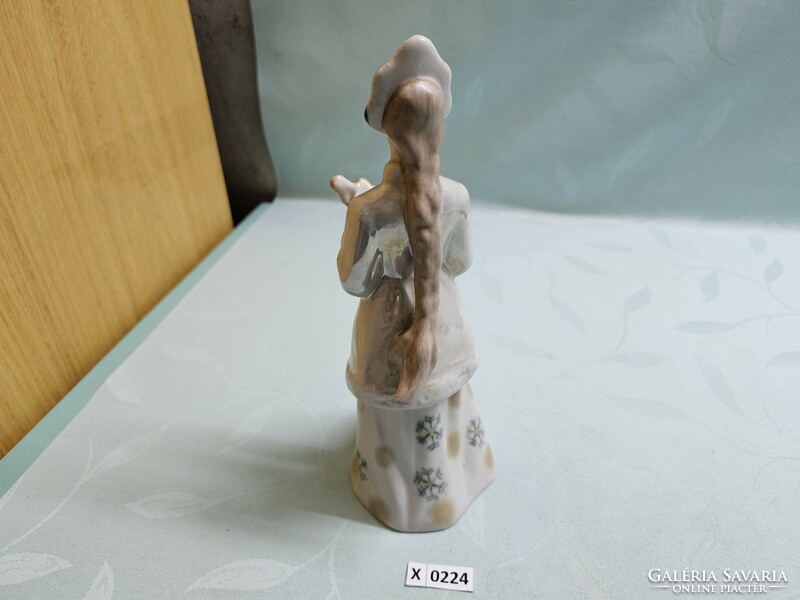 X0224 Ukrainian porcelain woman 25 cm