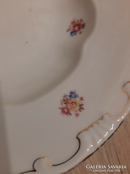 Zsolnay virág mintás tányérok