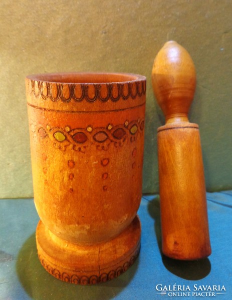 Wooden mortar and pestle. Handwork with rustic decoration 13/8 cm