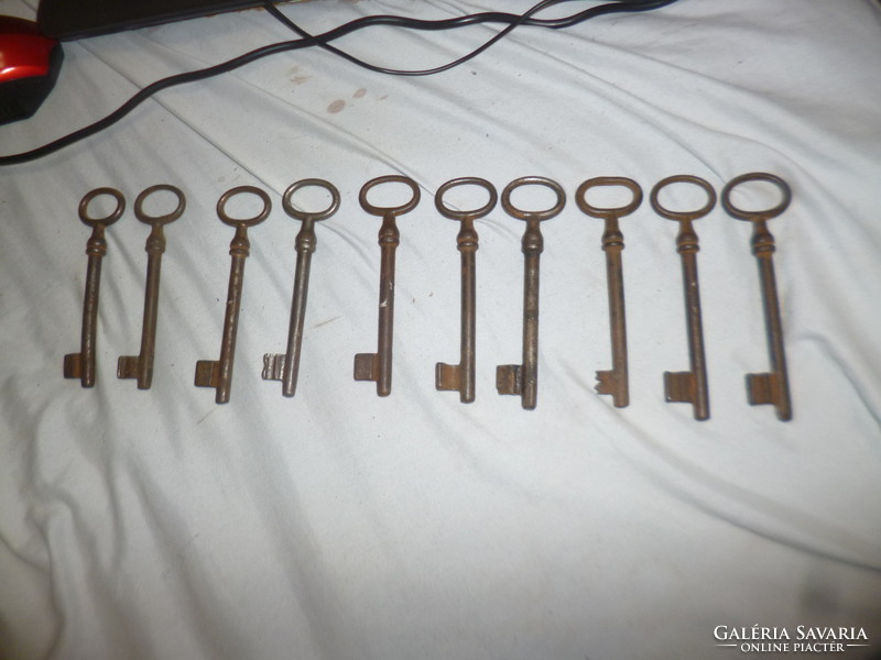 Régi vas kapuzár kulcsok 10db  11,5cm