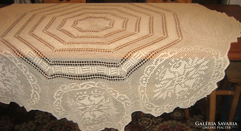 Beautiful tablecloth with bells 180 cm