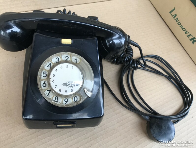 Tárcsás régi retro bakelit telefon