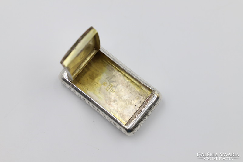 Antik enyhén ívelt tubákos ezüst szelence