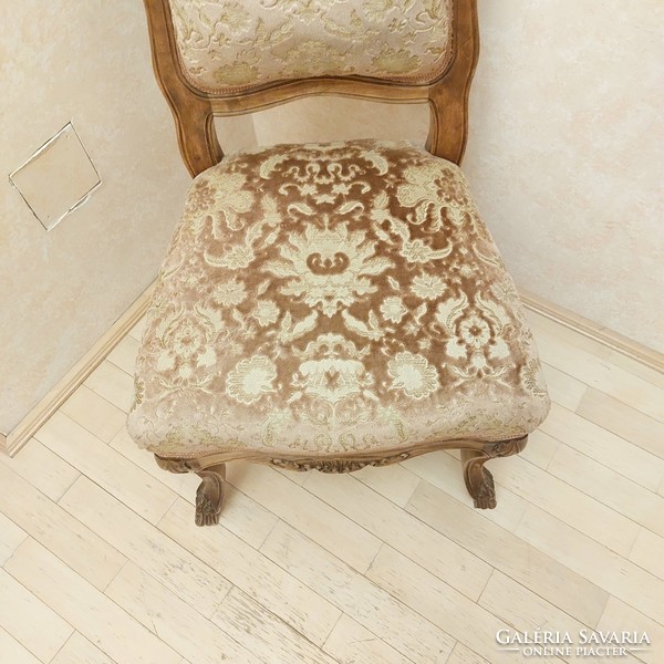 Neo-baroque chair