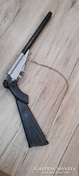 Retro convenience goods bazaar plug western indian toy rifle 