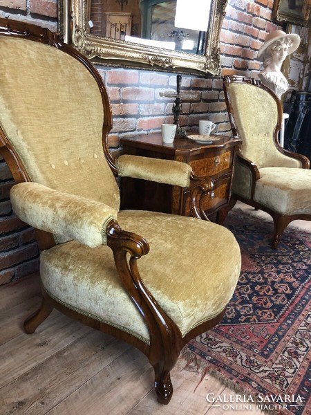 Neo Barokk restaurált fotel pár.