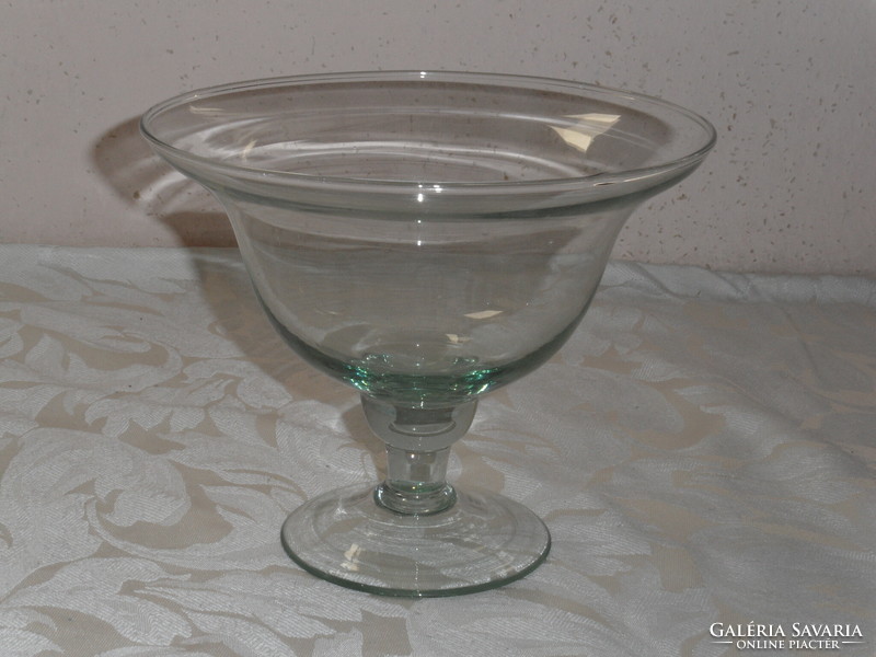 Modern zöld talpas üveg kehely, kínáló, asztalközép