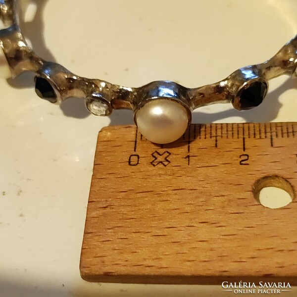 Crystal/real cultured pearl metal bangle
