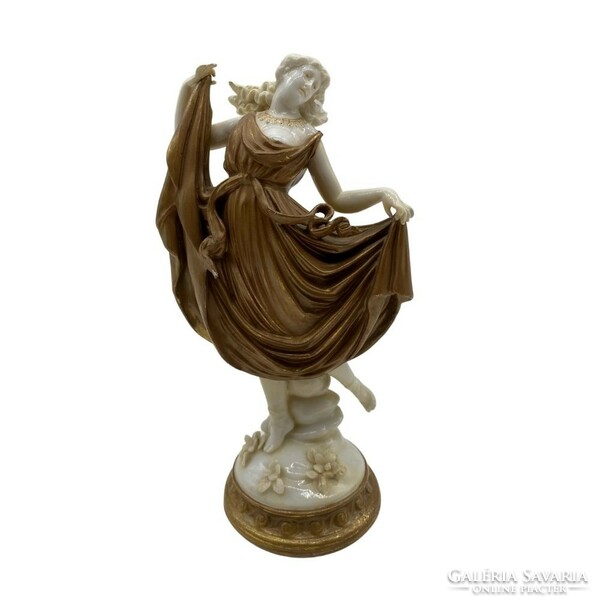 Neapolitan dancer figure m01305