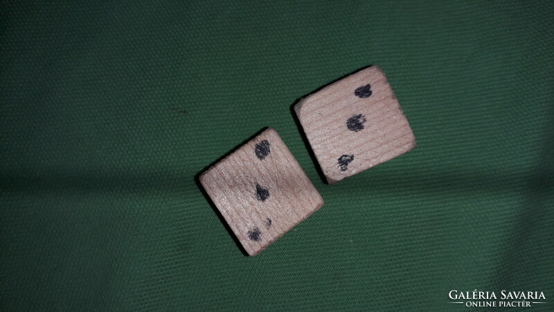 Antik nagyobbacska kézi készítésű fa dobókocka pár 2 db EGYBEN a képek szerint