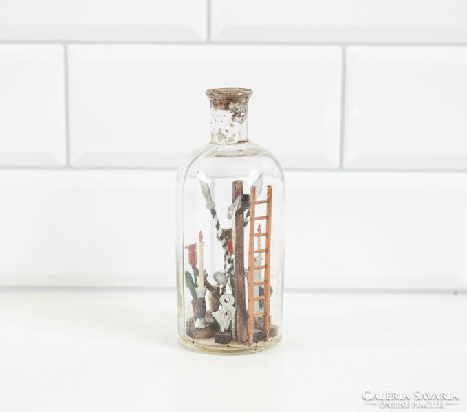 Régi kézműves türelemüveg Krisztussal és kereszttel - palack, flaska