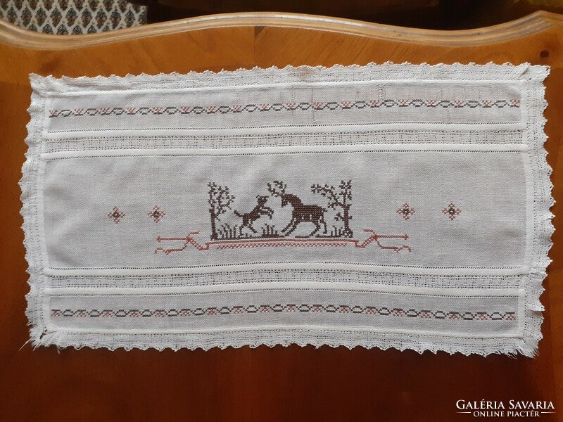 Old embroidered deer tablecloth. 49X26 cm