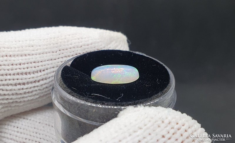 Ethiopian welo opal 1.71 Carats. With certification.