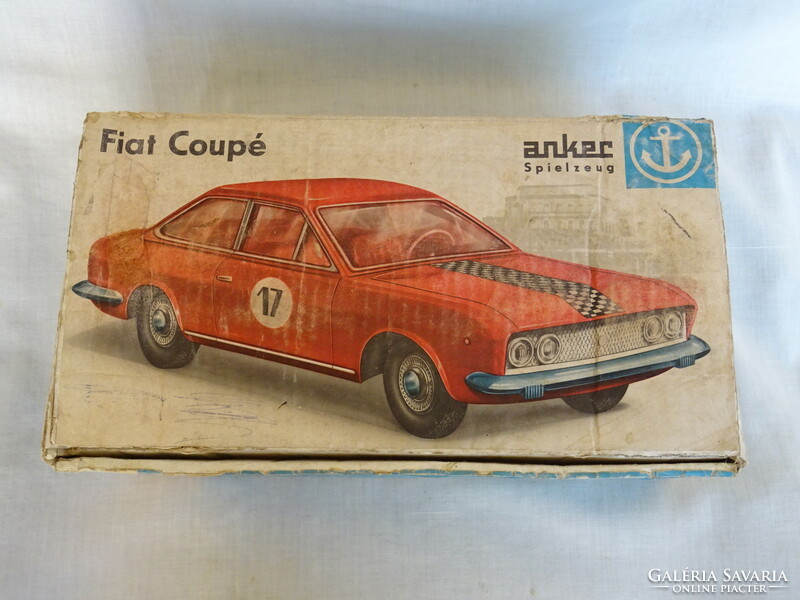 Anker Fiat 124 Coupe saját dobozában