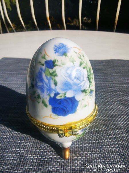 Blue rose egg, ring holder