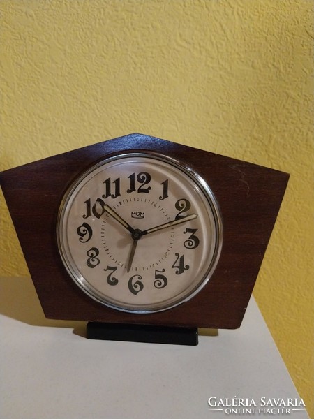 Antique mom mantel clock