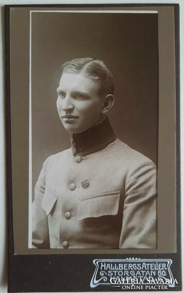 Svéd vizitkártya, CDV, Hallbergs Atelier,Halmstad, fiatal katona fotó, 1910 körül