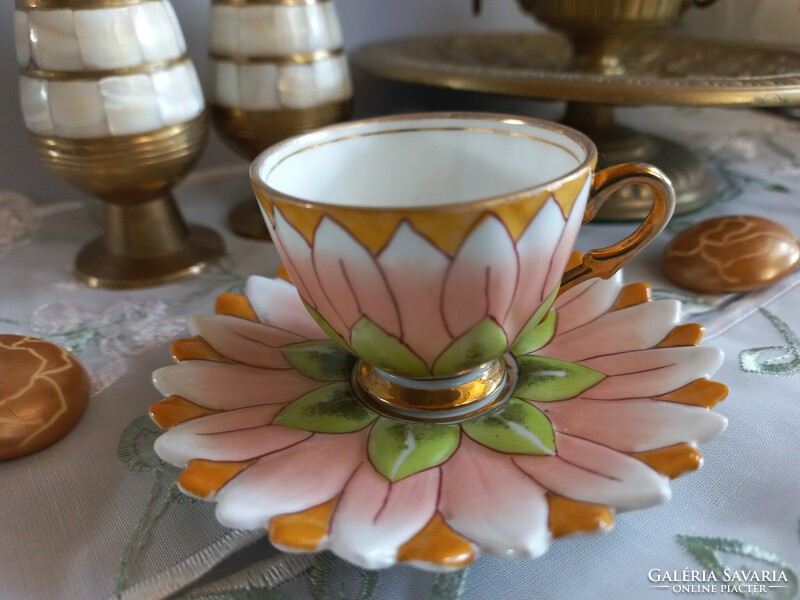 Meseszép, lótusz virágos régi mokkás csésze és kistányér, gyűjtői