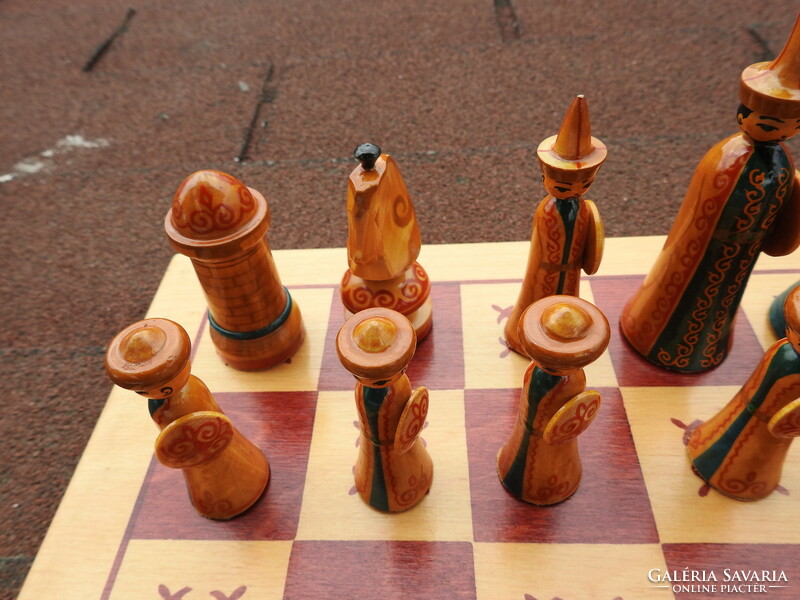 Keleti fa kézműves sakk