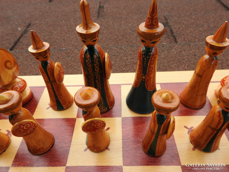 Keleti fa kézműves sakk