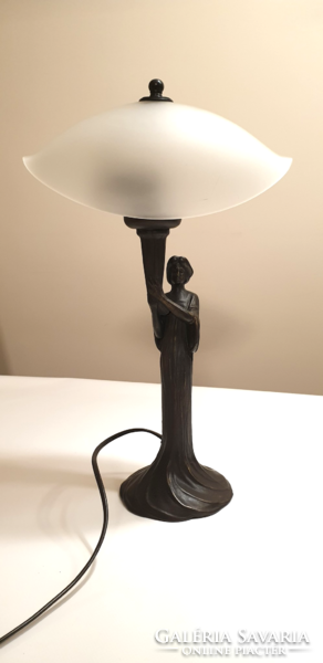 Bronz asztali lámpa, elgáns nőalakkal
