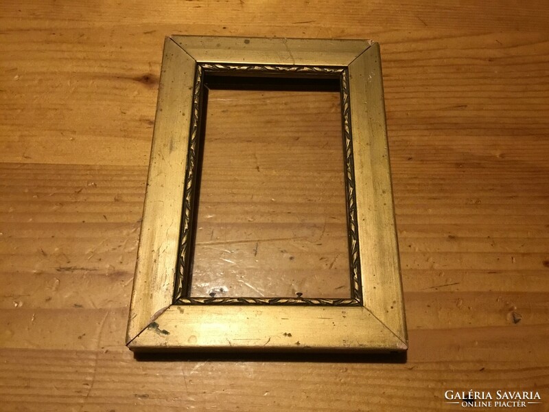 Antique gilded wooden picture frame (12 x 16 cm)