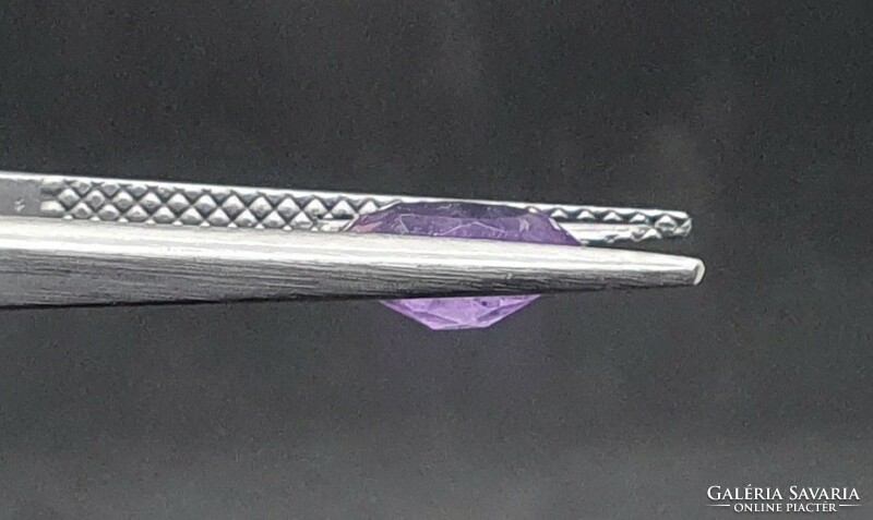 Amethyst oval cut 1.08 Carat. With certification.