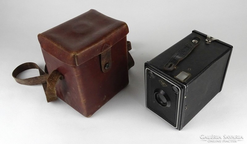 1P768 old agfa camera in leather case