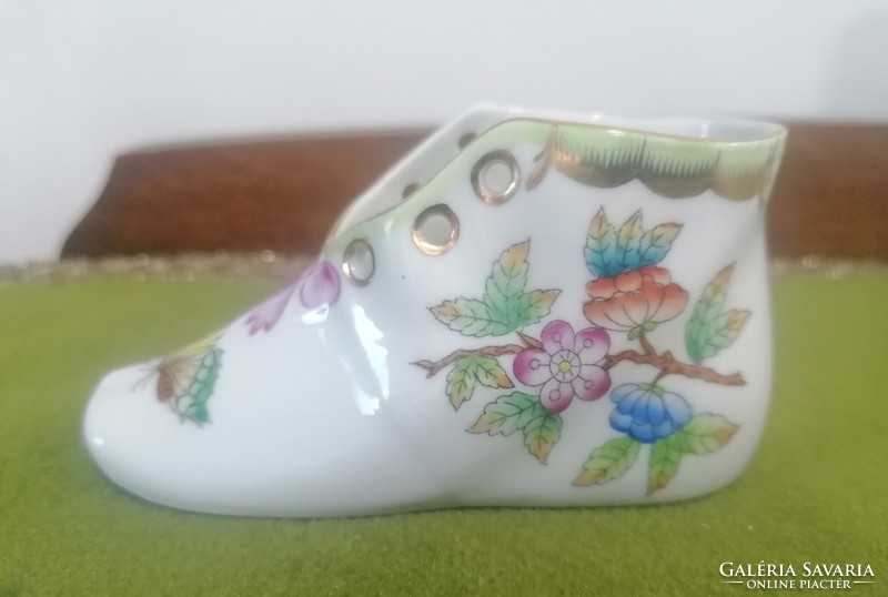 Herendi Viktória mintás pillangós porcelán cipő