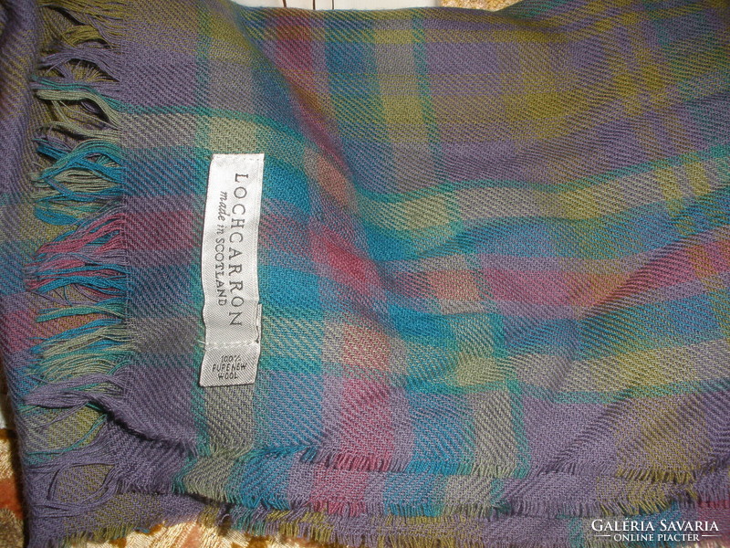 Nice colored scarf, 100% pure new wool