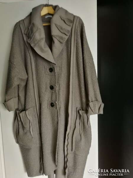 Extravagant women's wool coat for any size.