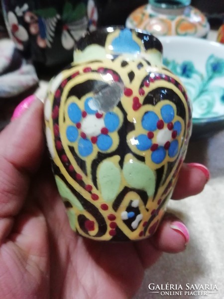 Old folk vase 12. It is in the condition shown in the pictures