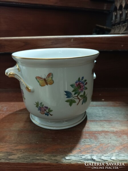 Herend porcelain bowl, size 16 x 20 cm. Victorian pattern